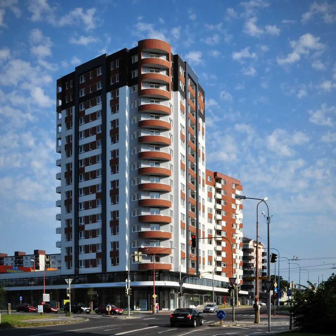 Realizácia — nárožný pohľad